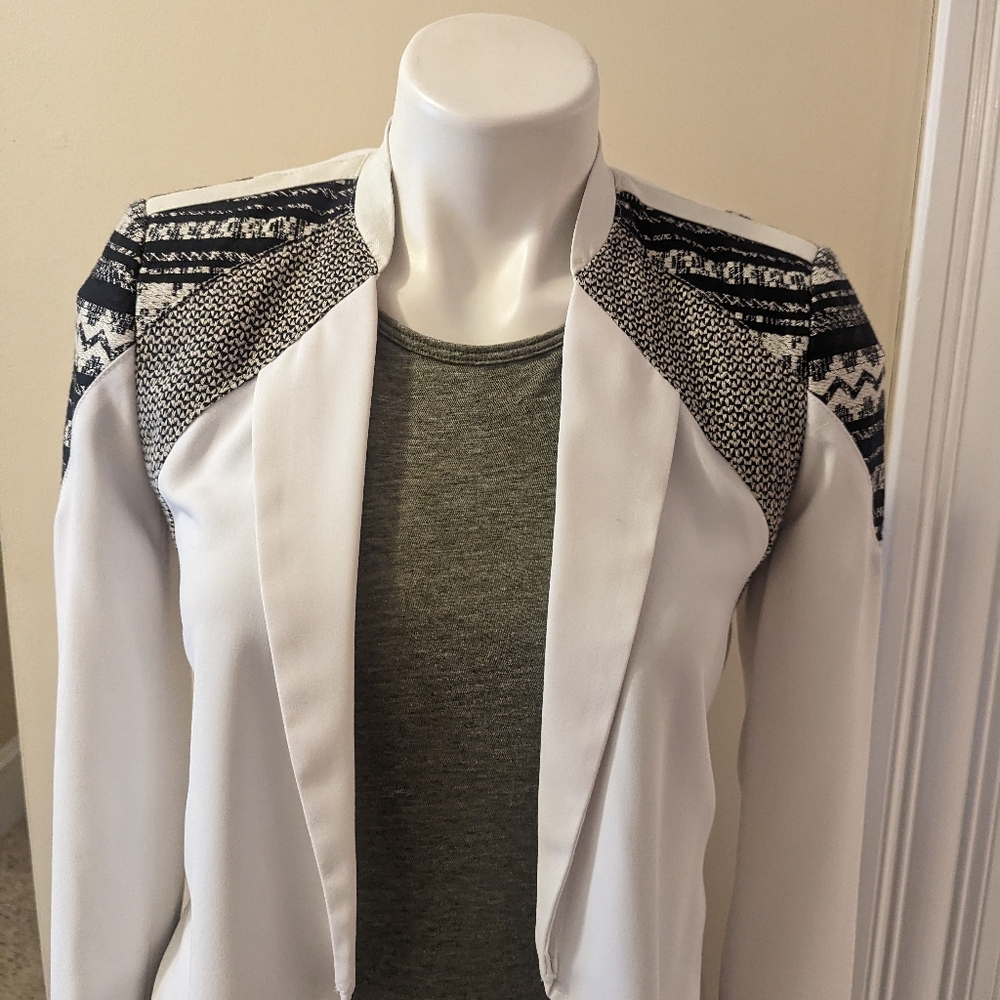 Y2k Bebe White Open Front Blacker With Printed Sh… - image 4